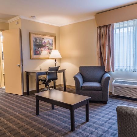 Best Western Inn & Suites Ontario Dış mekan fotoğraf